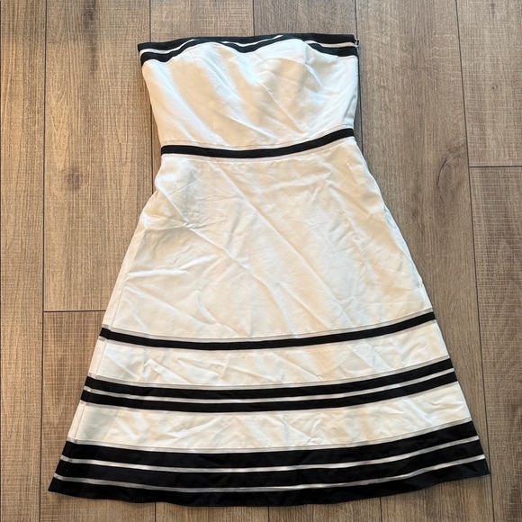 Ann Taylor Silk  Strapless Black and White Dress size 4p - Picture 1 of 11